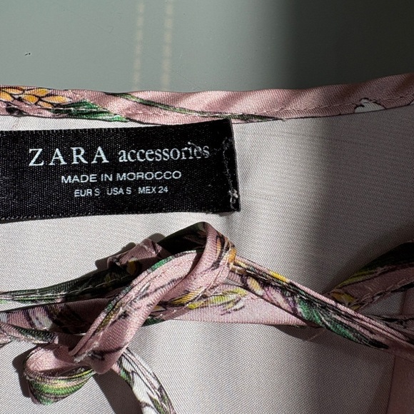 Zara Blush Pink Silky Satiny Long Sleeve Bodysuit Floral Graphic Design Small - Picture 7 of 9